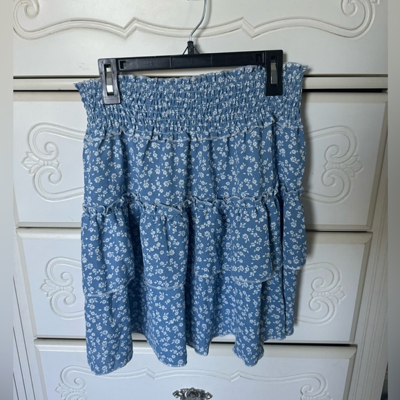 Blue floral white skirt worn once - Picture 1 of 2